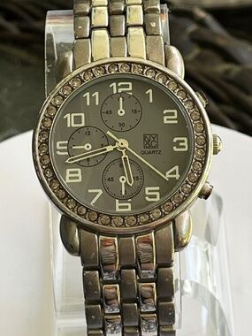NY&CO Ladies Silver tone & Rhinestone watch- New Battery 34mm